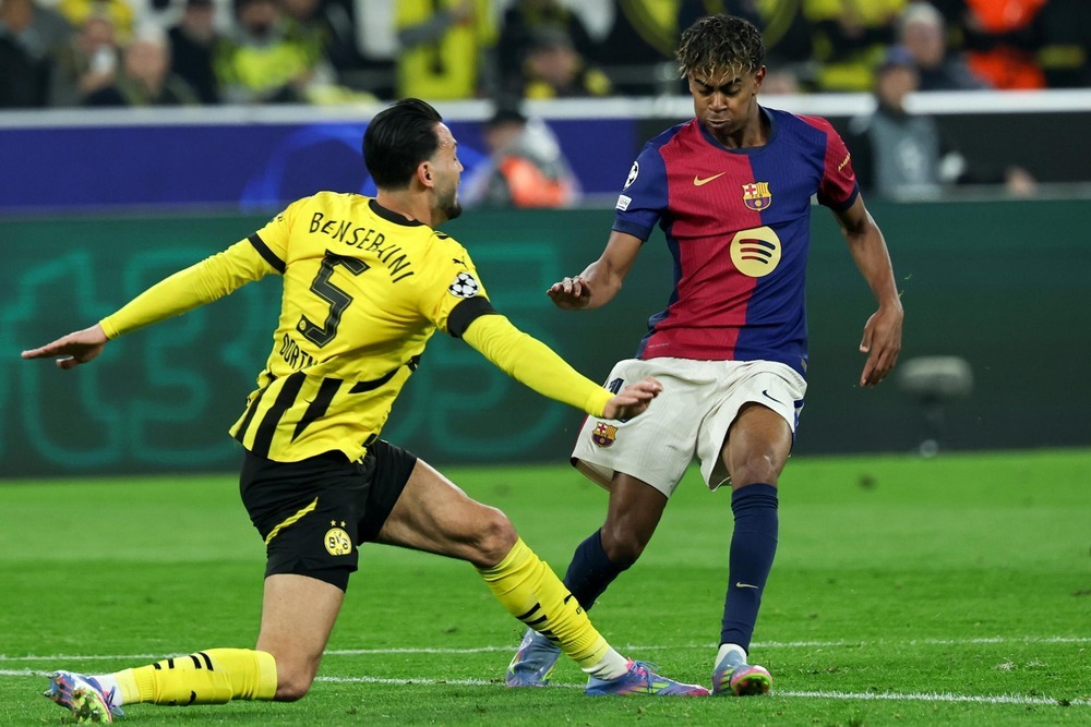 El Barça salva las 'semis' en una mala noche en Dortmund