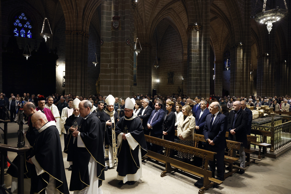 Pamplona despide al papa Francisco en la Catedral