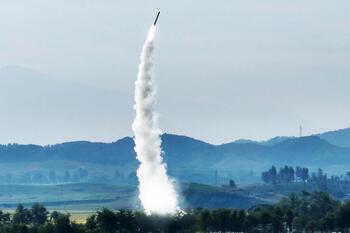 Corea del Norte lanza múltiples misiles hacia el mar de Japón