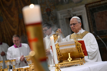 León XIV oficia la primera misa de su Pontificado