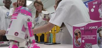 El colegio la Anunciata de Tudela se une a 'The pink force'