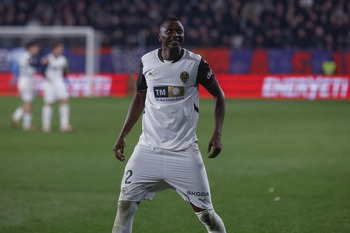 Sadiq logra un punto vital para el Valencia 