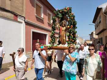 Procesión en honor a San Juan en Cortes