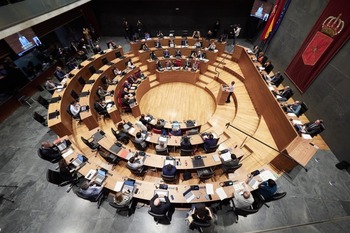 El Parlamento avala que exetarras puedan ejercer la docencia