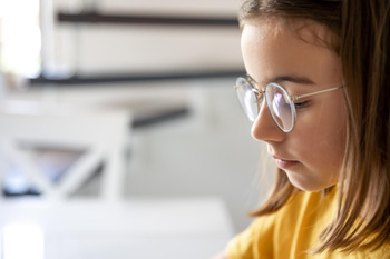 Sanidad subvencionará gafas y lentillas para niños vulnerables